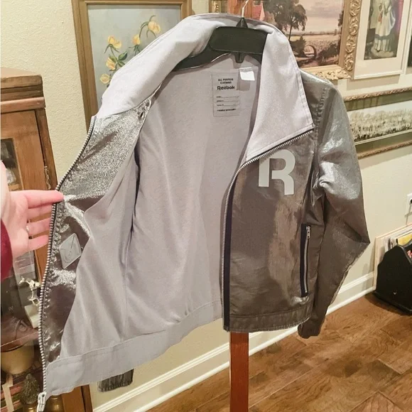 Reebok reflective metallic full zip jacket w/ pockets elastic waist SZ M silver - Picture 12 of 12